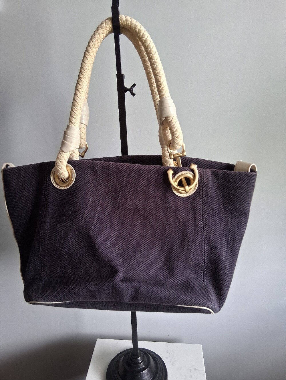 Michael Kors Classic Summer Purse - Picture 2 of 5